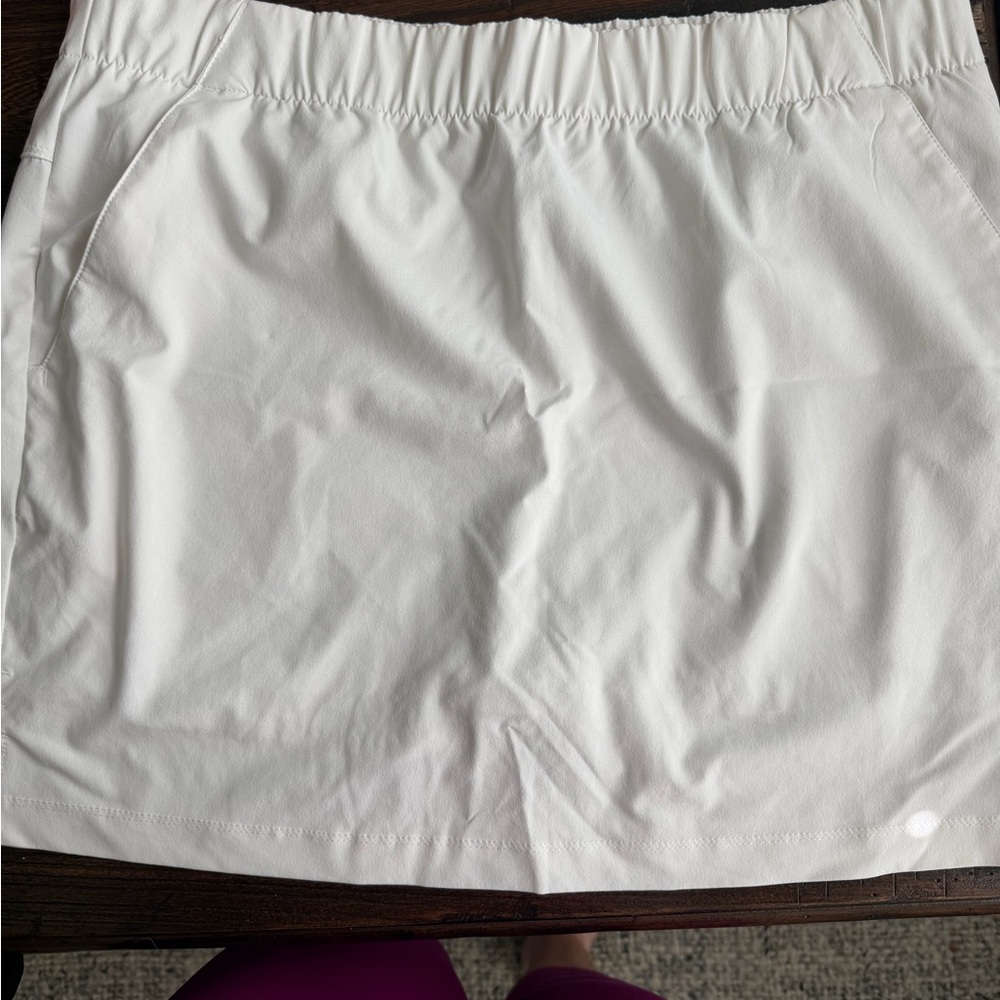 Columbia White Elastic Waist Athletic Skort